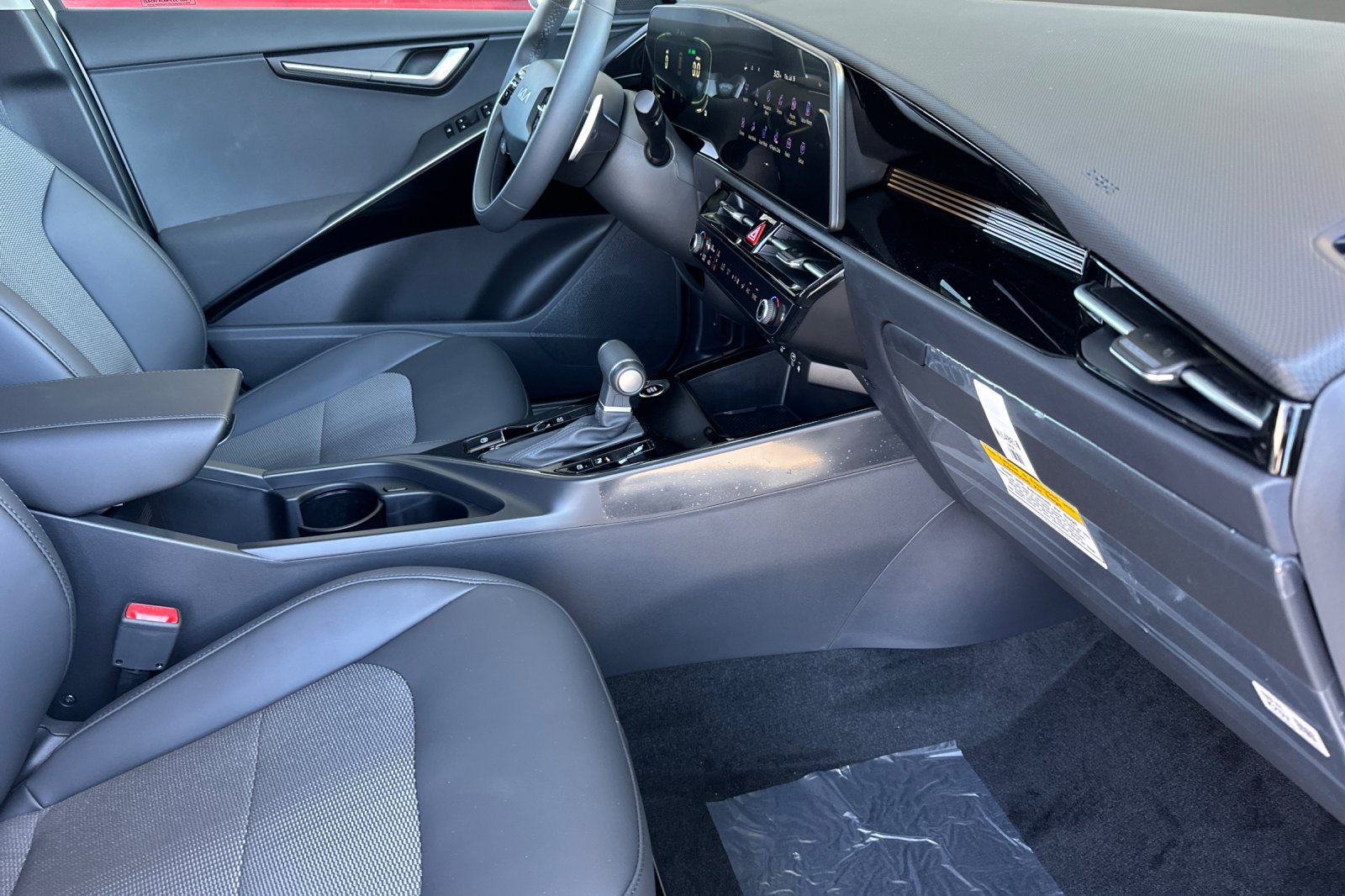 New 2026 Kia Niro EX FWD image 16