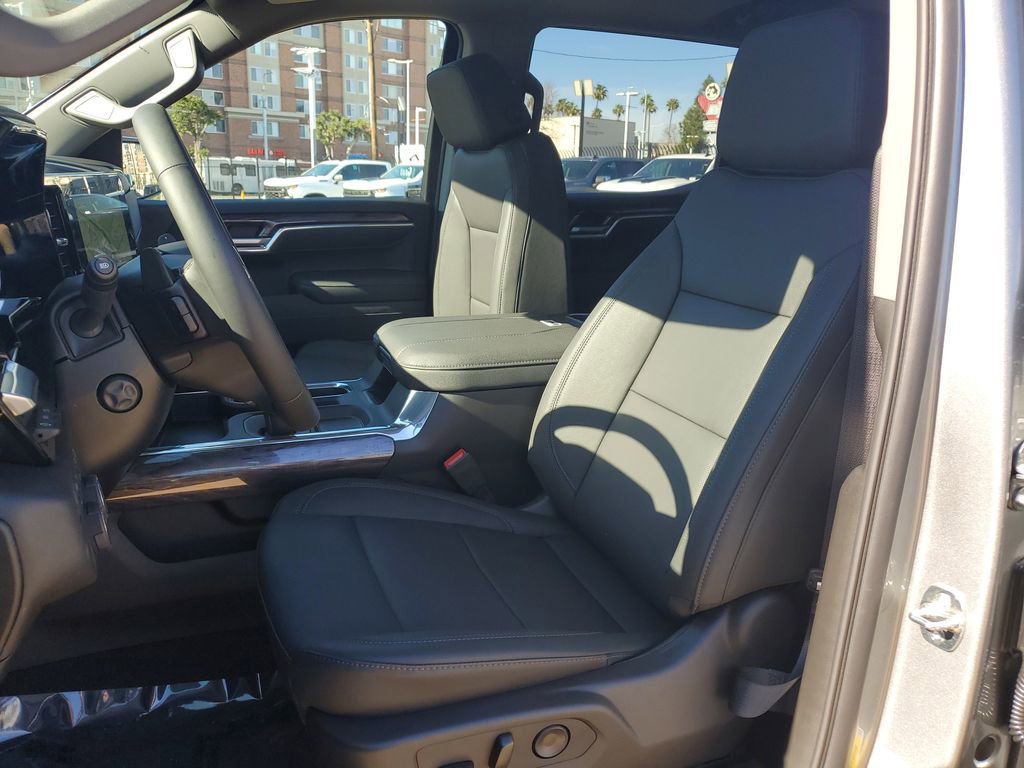 New 2026 Chevrolet Silverado 1500 LTZ w/ LTZ Premium Package image 18