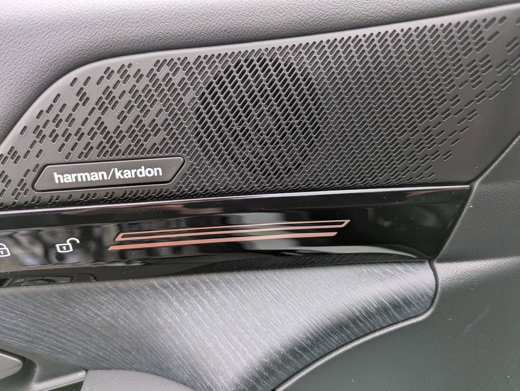 New 2026 BMW 530i xDrive w/ M Sport Package image 13