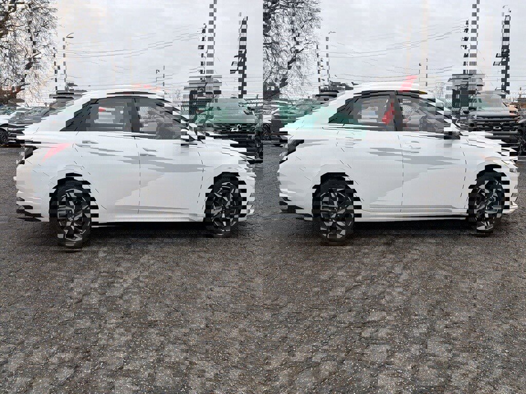 Certified 2022 Hyundai Elantra Limited image 8