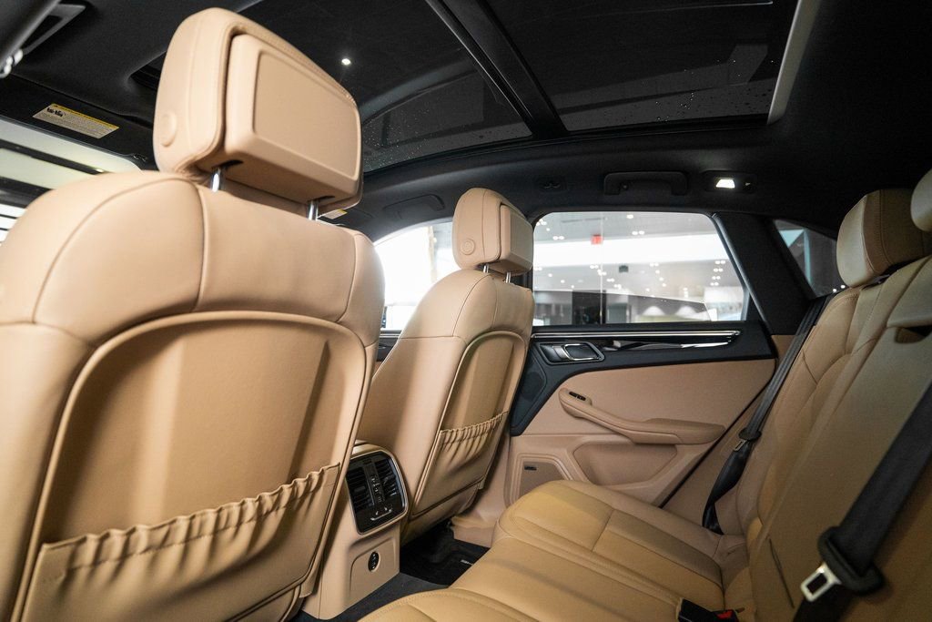 New 2026 Porsche Macan AWD/4WD image 16