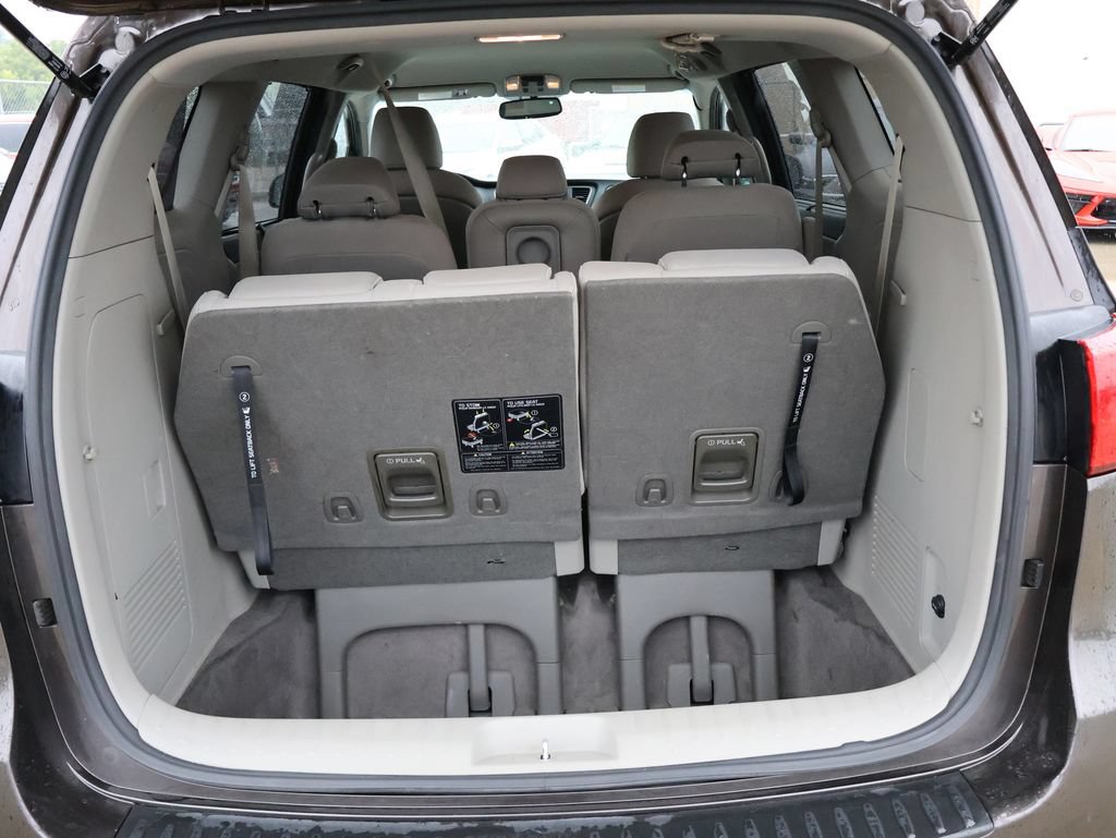 Used 2015 Kia Sedona LX w/ LX Convenience Package FWD image 19