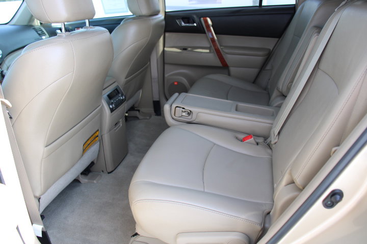 Used 2010 Toyota Highlander Limited FWD image 15