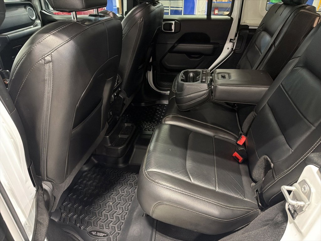 Used 2018 Jeep Wrangler Unlimited Sahara image 31