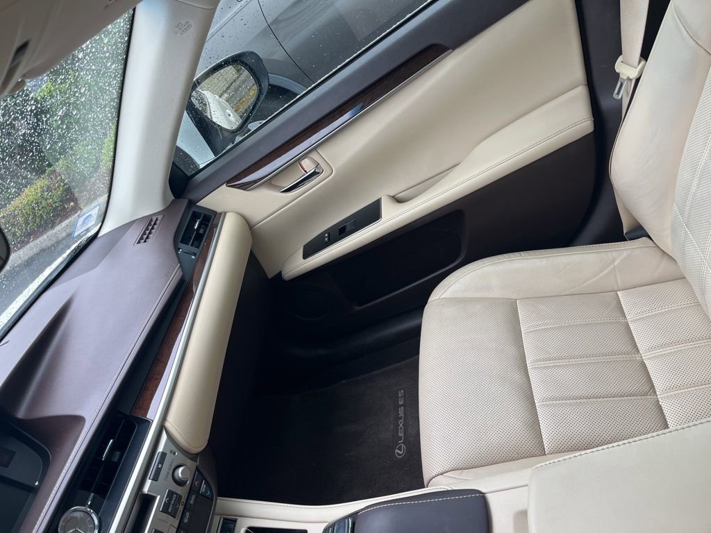 Used 2018 Lexus ES 350 w/ Luxury Package w/Wood Trim image 8