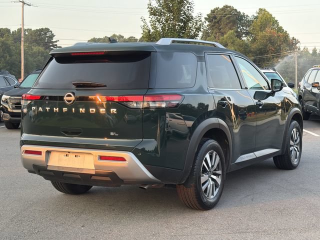 Used 2025 Nissan Pathfinder SL FWD image 3