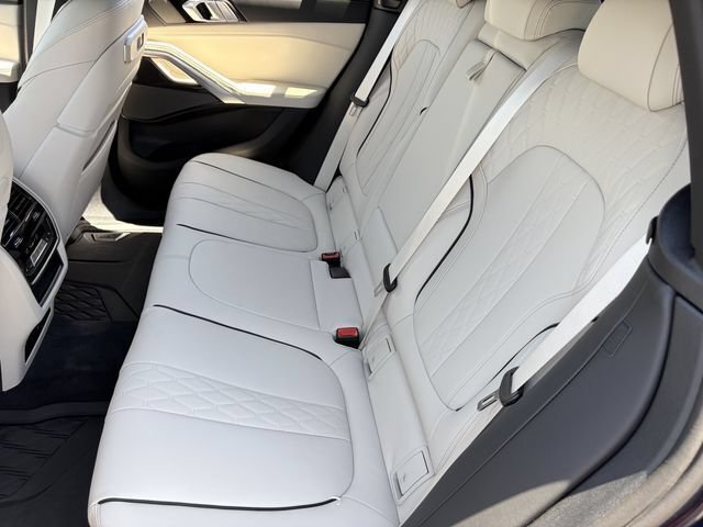New 2026 BMW X6 xDrive40i w/ Executive Package AWD/4WD image 17