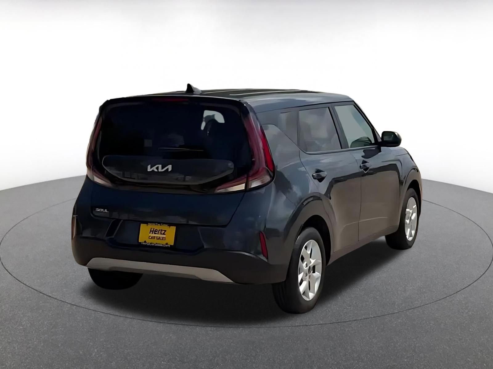 Used 2025 Kia Soul LX w/ LX Technology Package FWD image 15