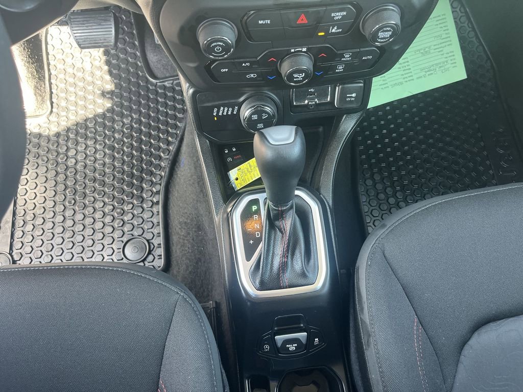 Used 2023 Jeep Renegade Trailhawk AWD/4WD image 20