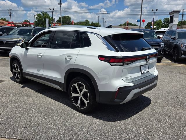 Certified 2025 Volkswagen Tiguan SE FWD image 9
