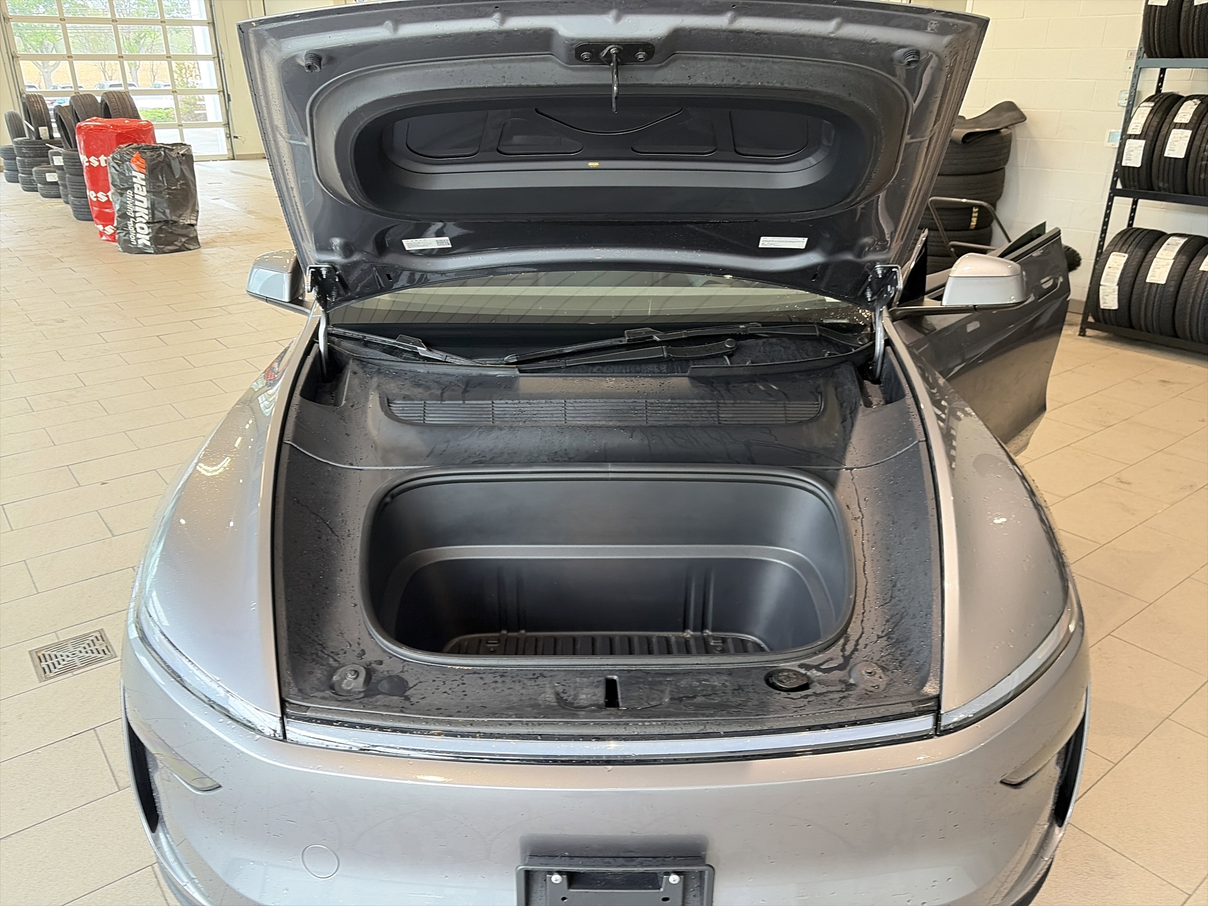 Used 2026 Tesla Model Y 2WD image 37