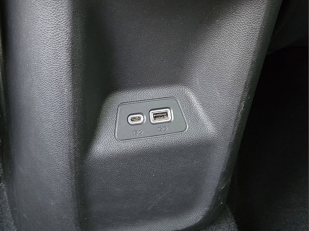 Used 2023 Buick Envision Preferred image 17