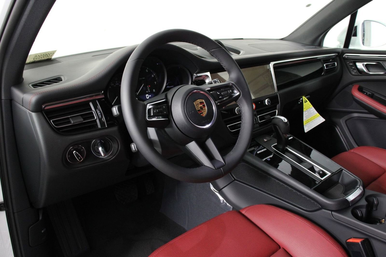 New 2026 Porsche Macan AWD/4WD image 4