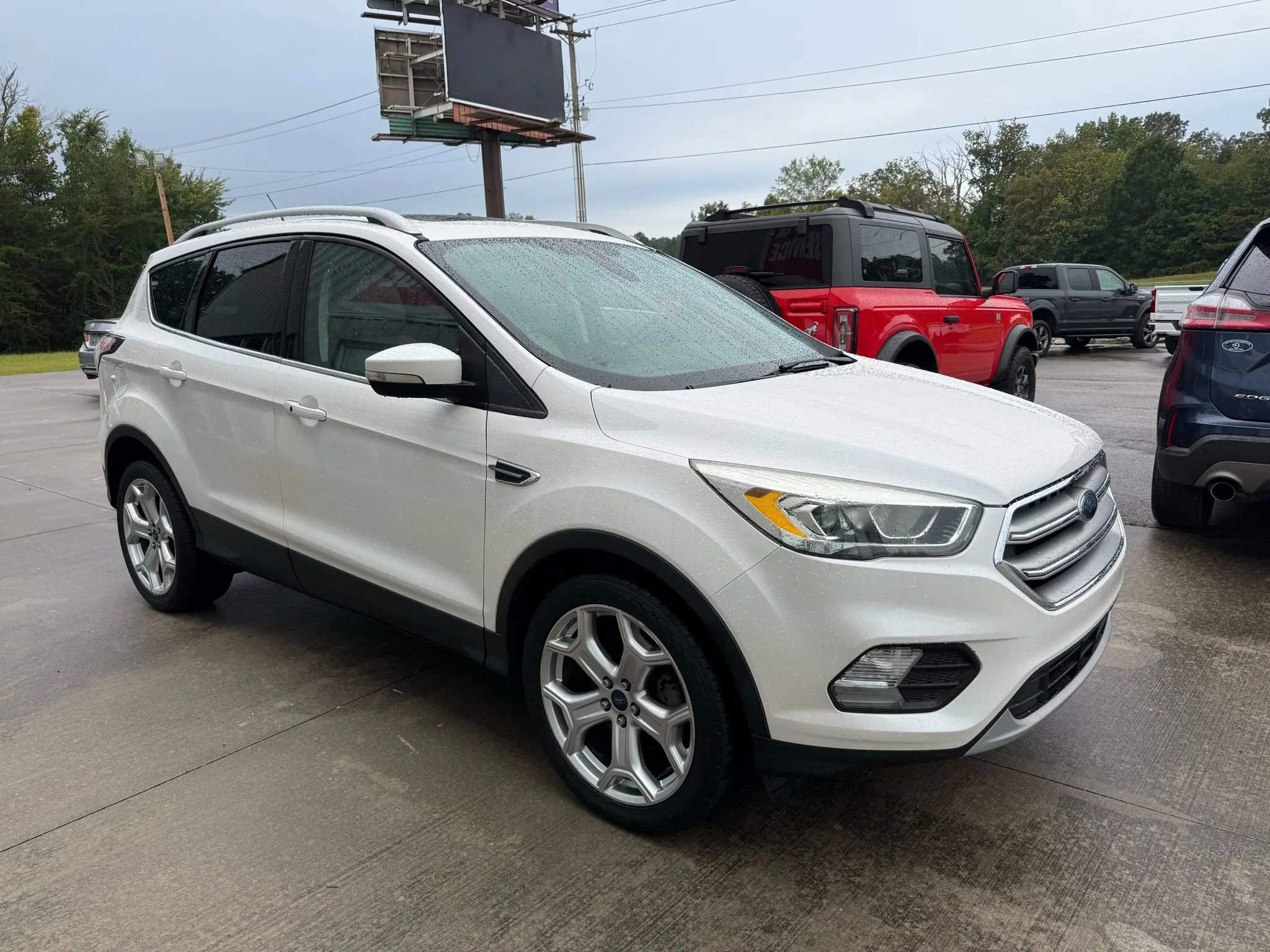 Used 2017 Ford Escape Titanium image 21