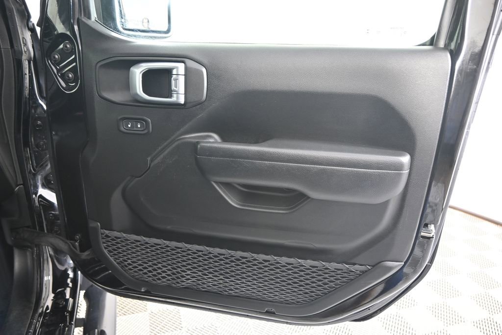 Used 2022 Jeep Gladiator Sport image 13