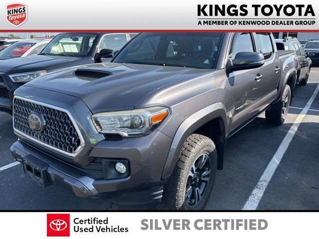 Used 2018 Toyota Tacoma TRD Sport AWD/4WD image 4