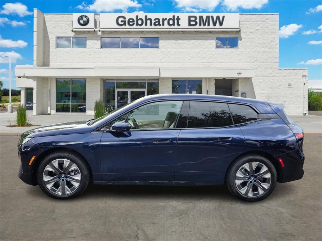 New 2026 BMW iX xDrive45 image 4