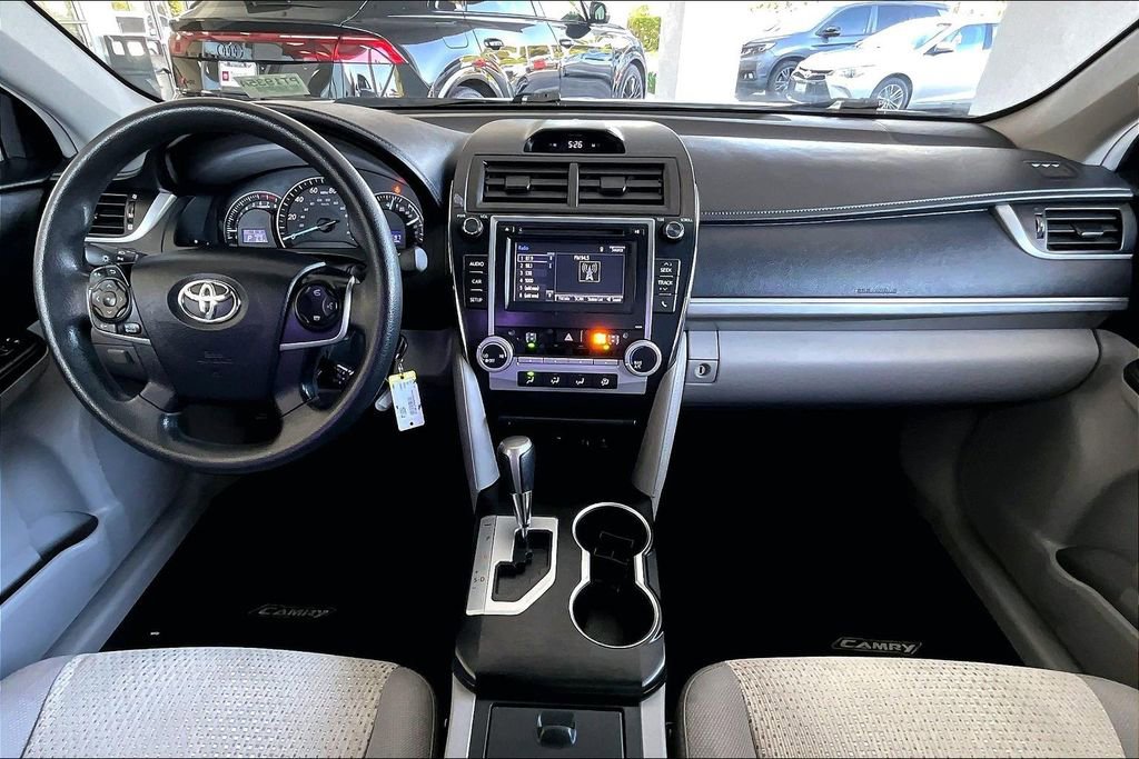 Used 2014 Toyota Camry LE image 7