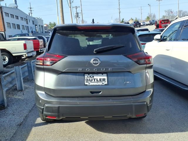 Used 2024 Nissan Rogue S image 3