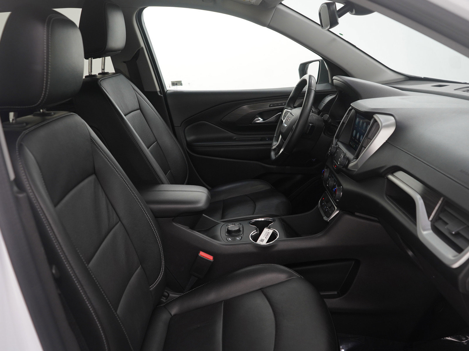 Used 2024 GMC Terrain SLT image 11