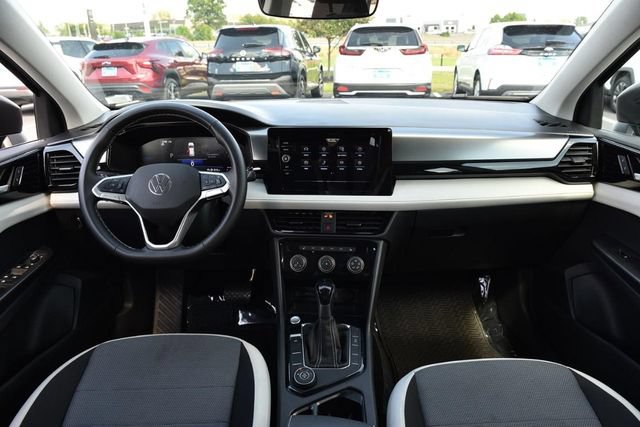 Used 2025 Volkswagen Taos S AWD/4WD image 7