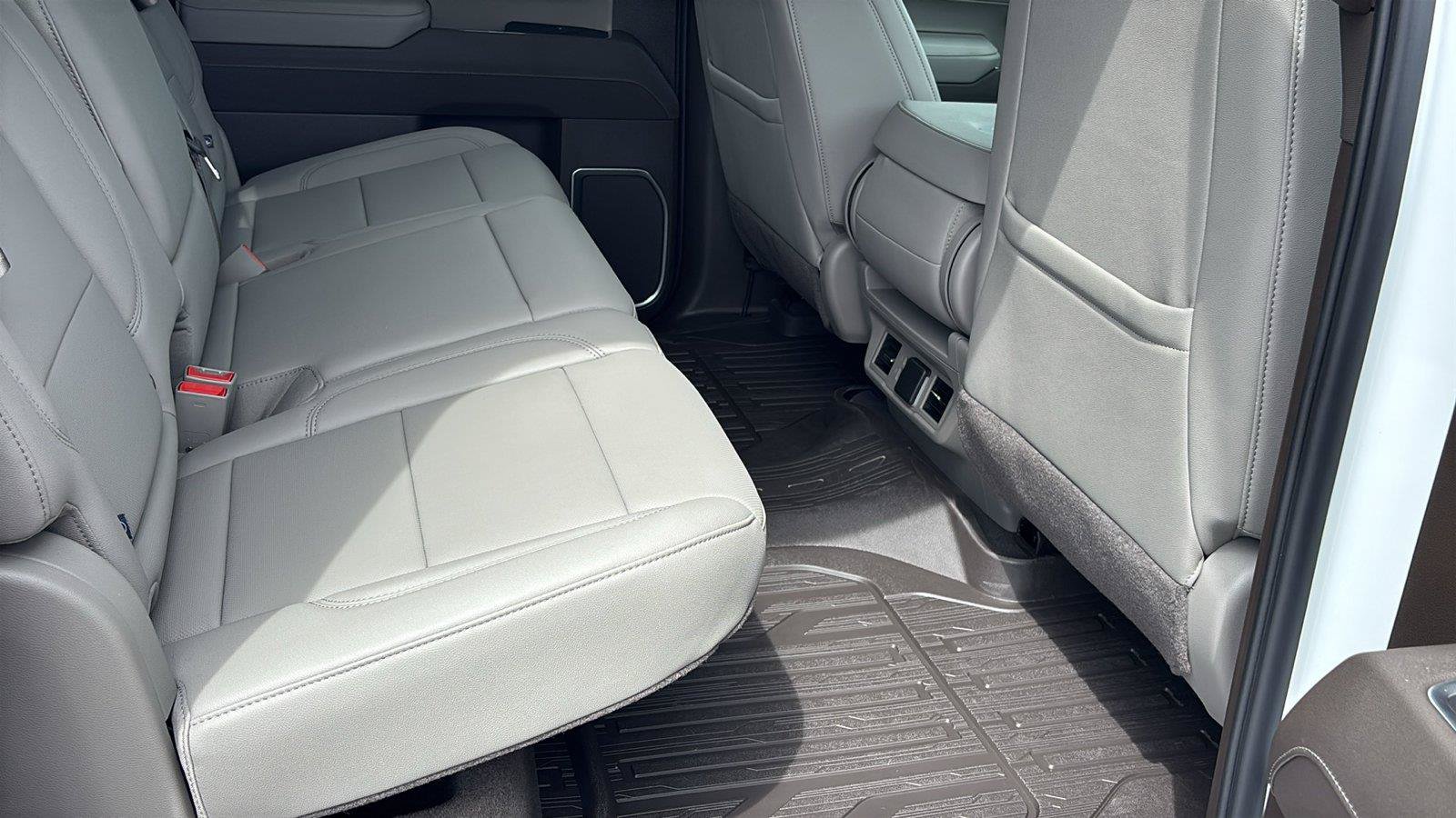 New 2026 GMC Sierra 1500 SLT RWD image 19