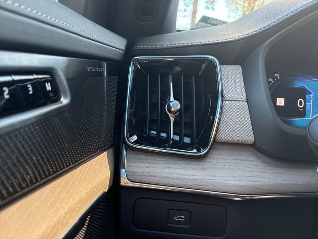 New 2026 Volvo XC90 B6 Plus w/ Protection Package Premier AWD/4WD image 28