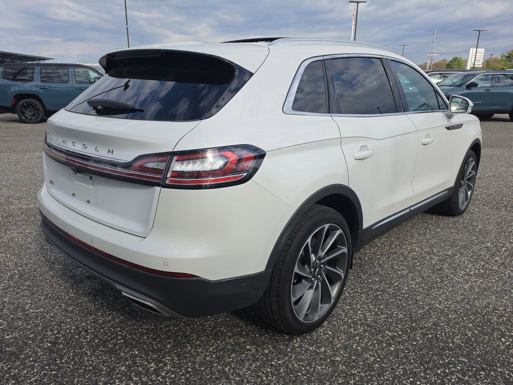 Used 2023 Lincoln Nautilus Reserve w/ Equipment Group 201A image 12