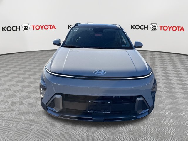 Used 2025 Hyundai Kona Limited AWD/4WD image 2