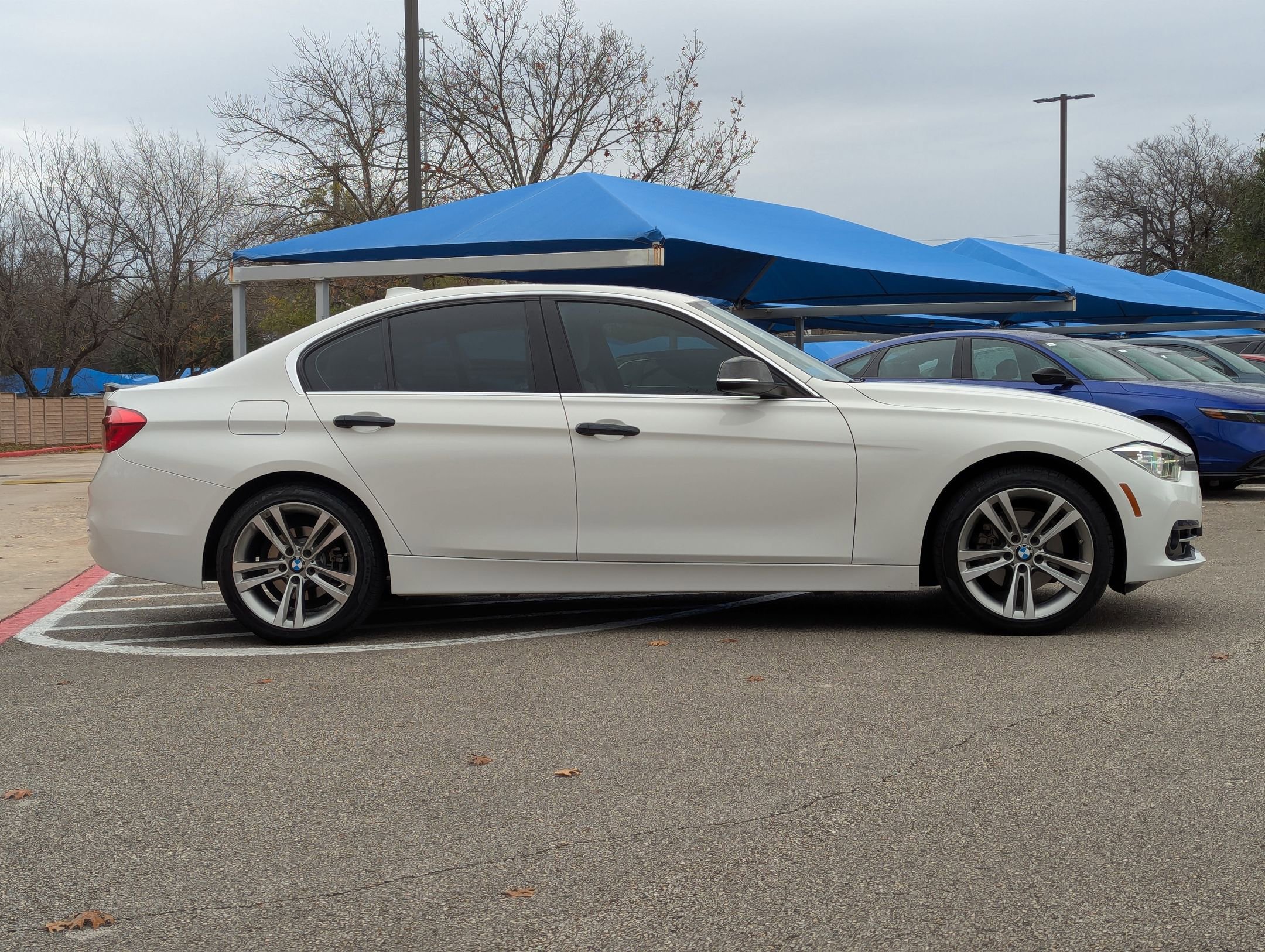 Used 2017 BMW 330i Sedan image 3