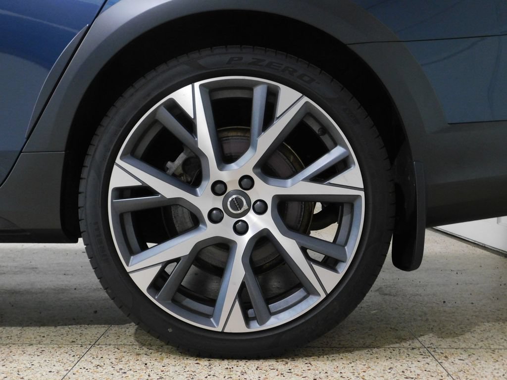 Used 2023 Volvo V90 B6 Cross Country Ultimate AWD/4WD image 66