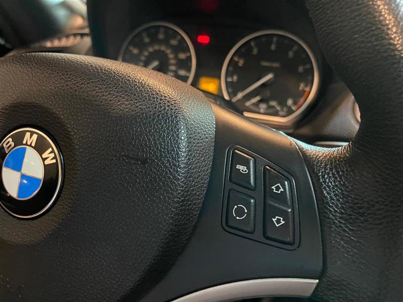 Used 2009 BMW 135i Convertible image 13