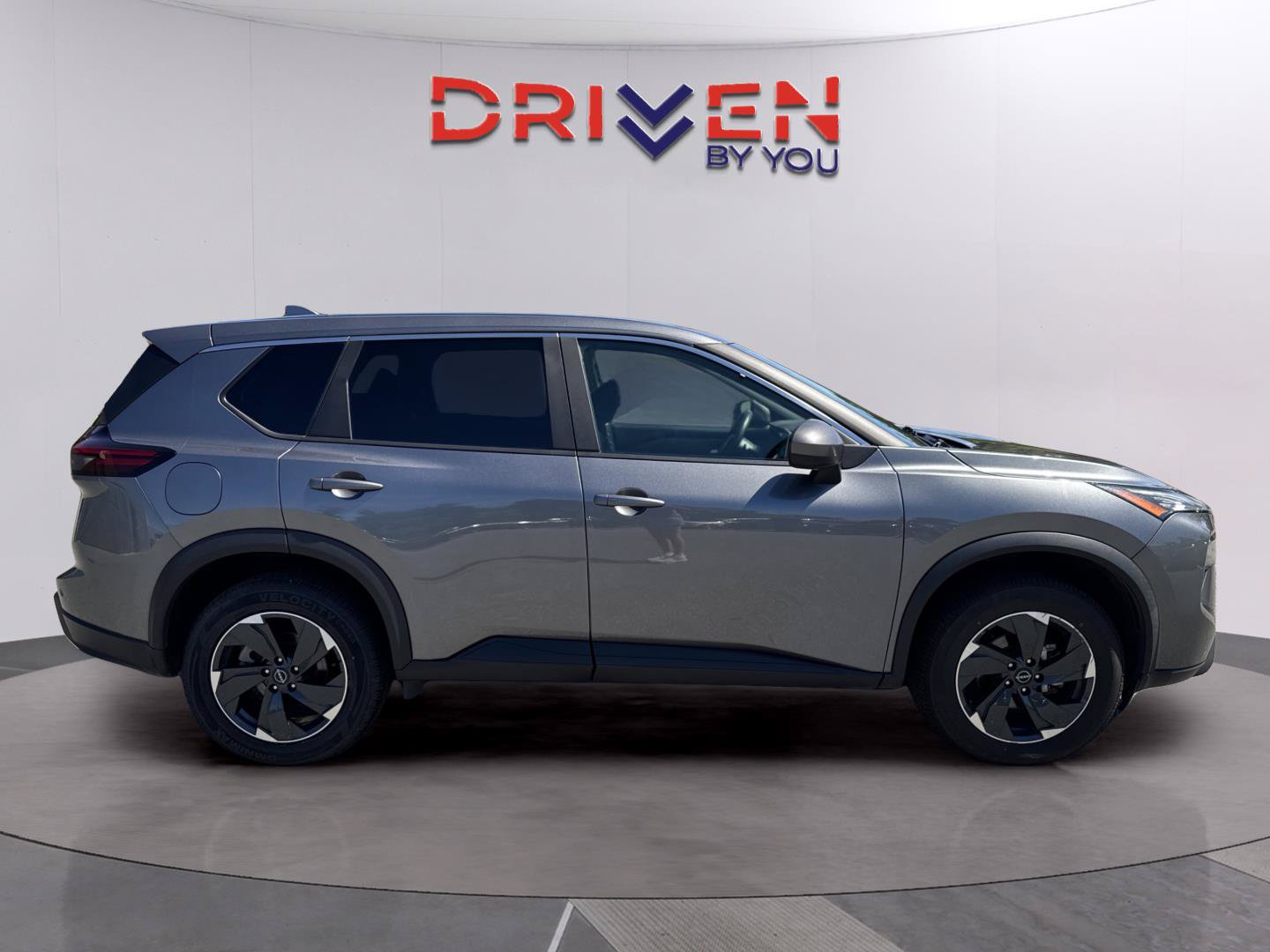 Used 2024 Nissan Rogue SV AWD/4WD image 6