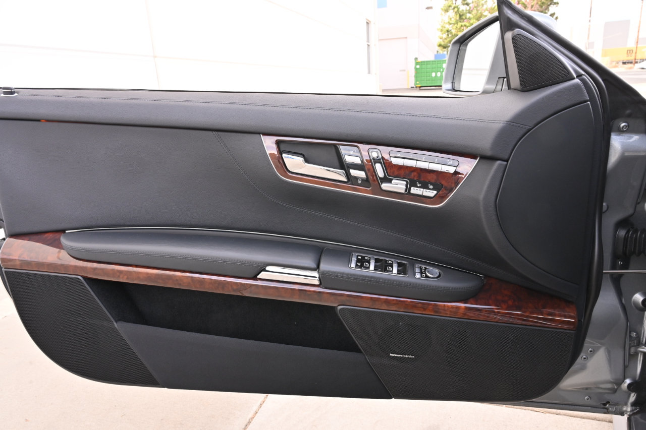 Used 2010 Mercedes-Benz CL 550 4MATIC image 26