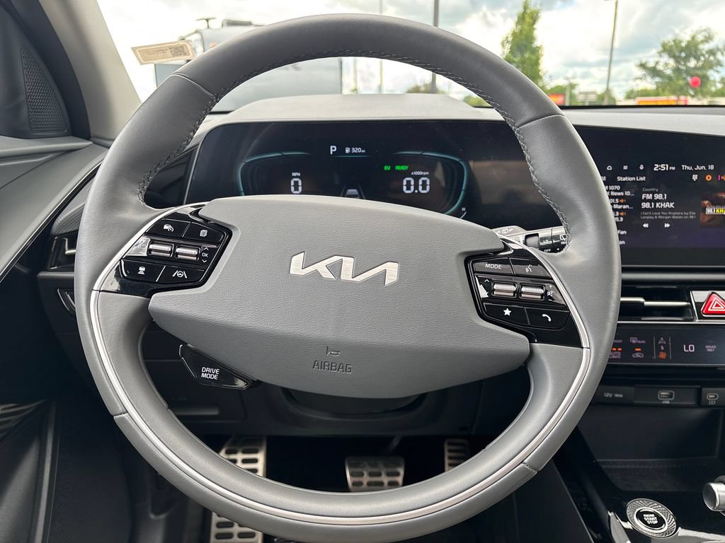 Used 2023 Kia Niro SX Touring FWD image 36