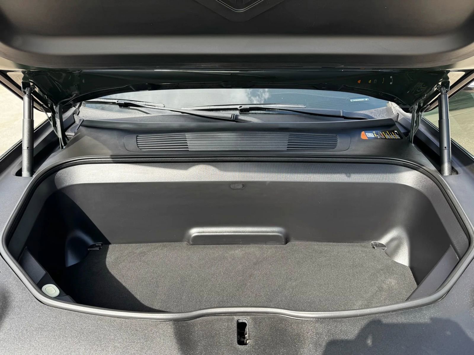 Used 2023 Rivian R1T Adventure image 34