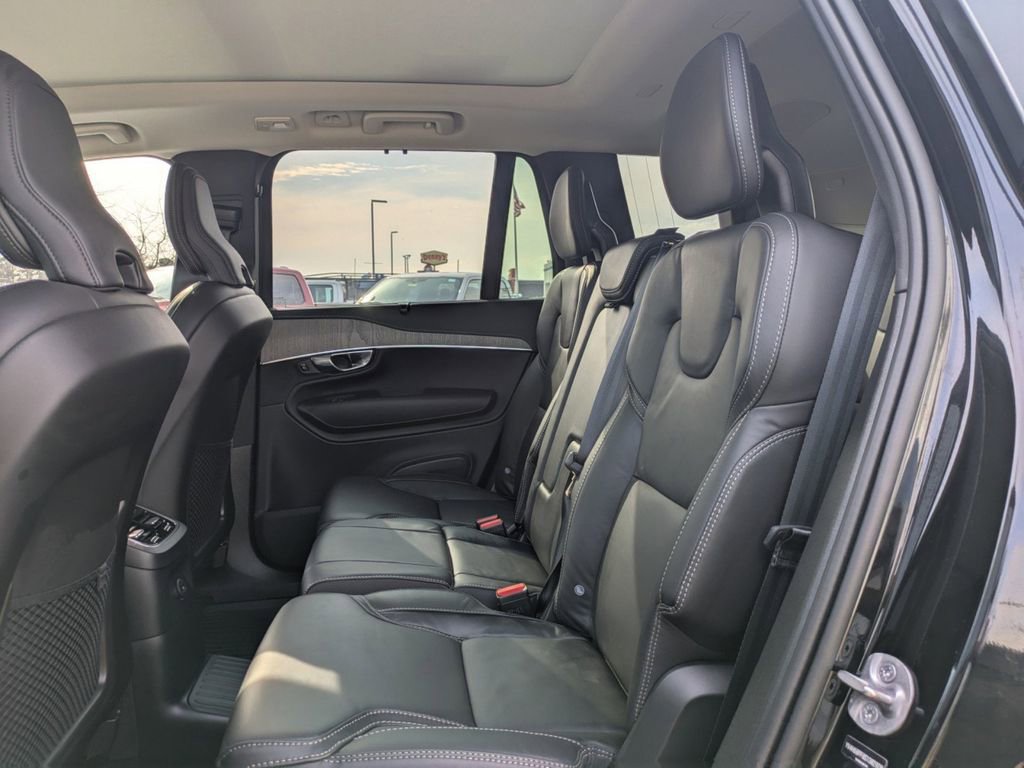 New 2025 Volvo XC90 T8 Ultra w/ Protection Package Premier AWD/4WD image 14
