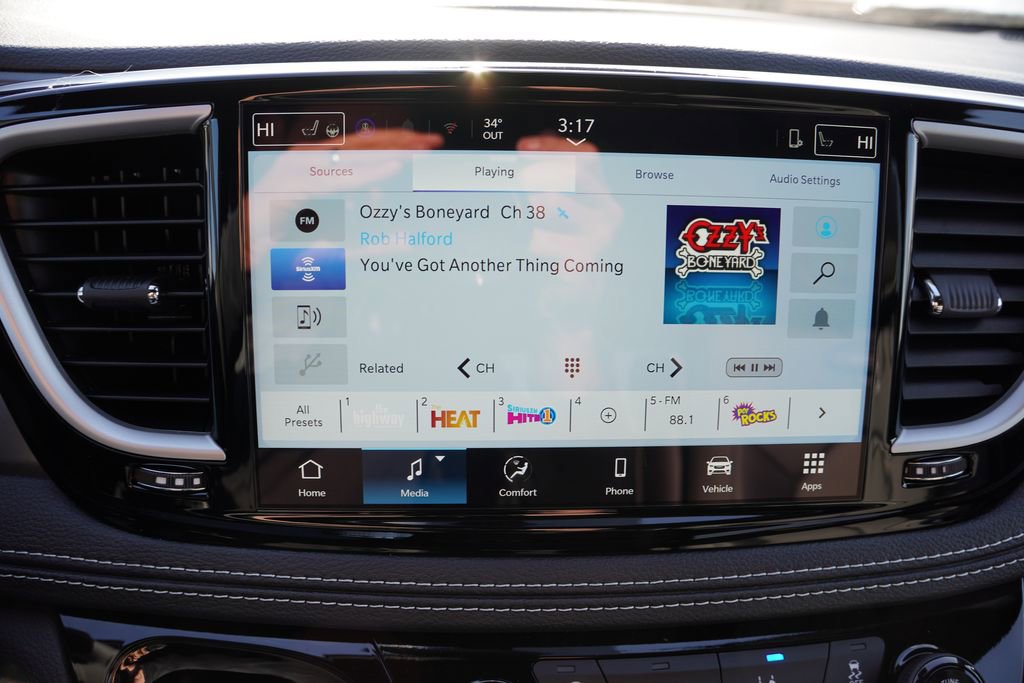 New 2026 Chrysler Pacifica Select w/ S Appearance Package image 15