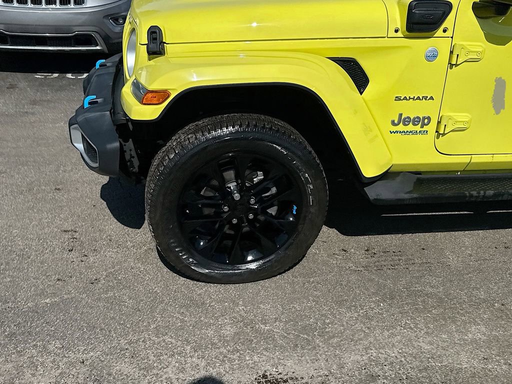 Used 2022 Jeep Wrangler Unlimited Sahara w/ Safety Group AWD/4WD image 35