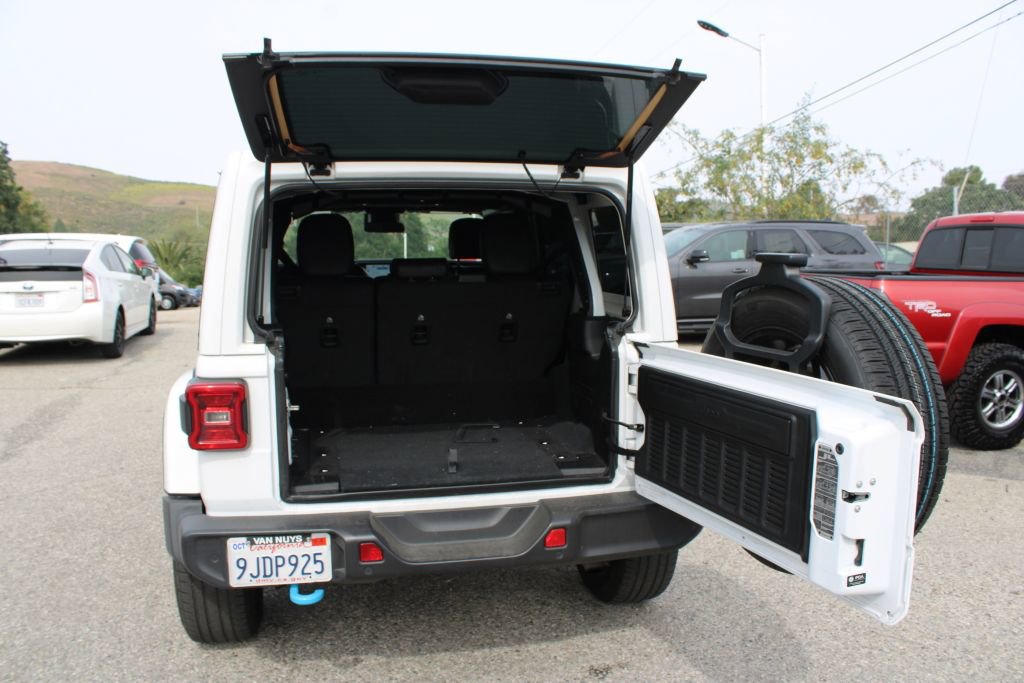 Used 2024 Jeep Wrangler Unlimited Sahara w/ Safety Group image 10