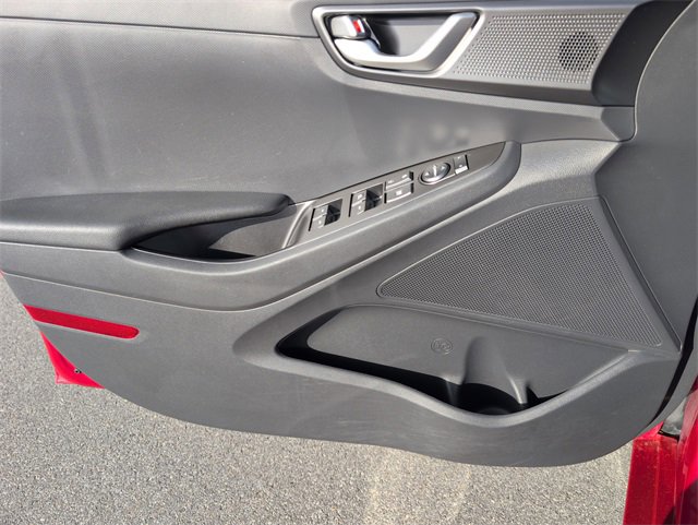 Used 2022 Hyundai Ioniq SE image 15
