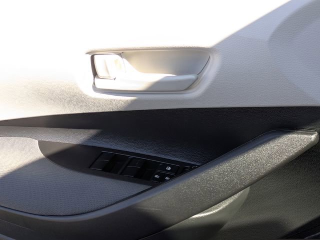 Used 2025 Toyota Corolla LE image 23