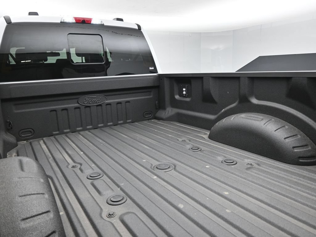 New 2026 Ford F350 XLT w/ XLT Premium Package AWD/4WD image 23