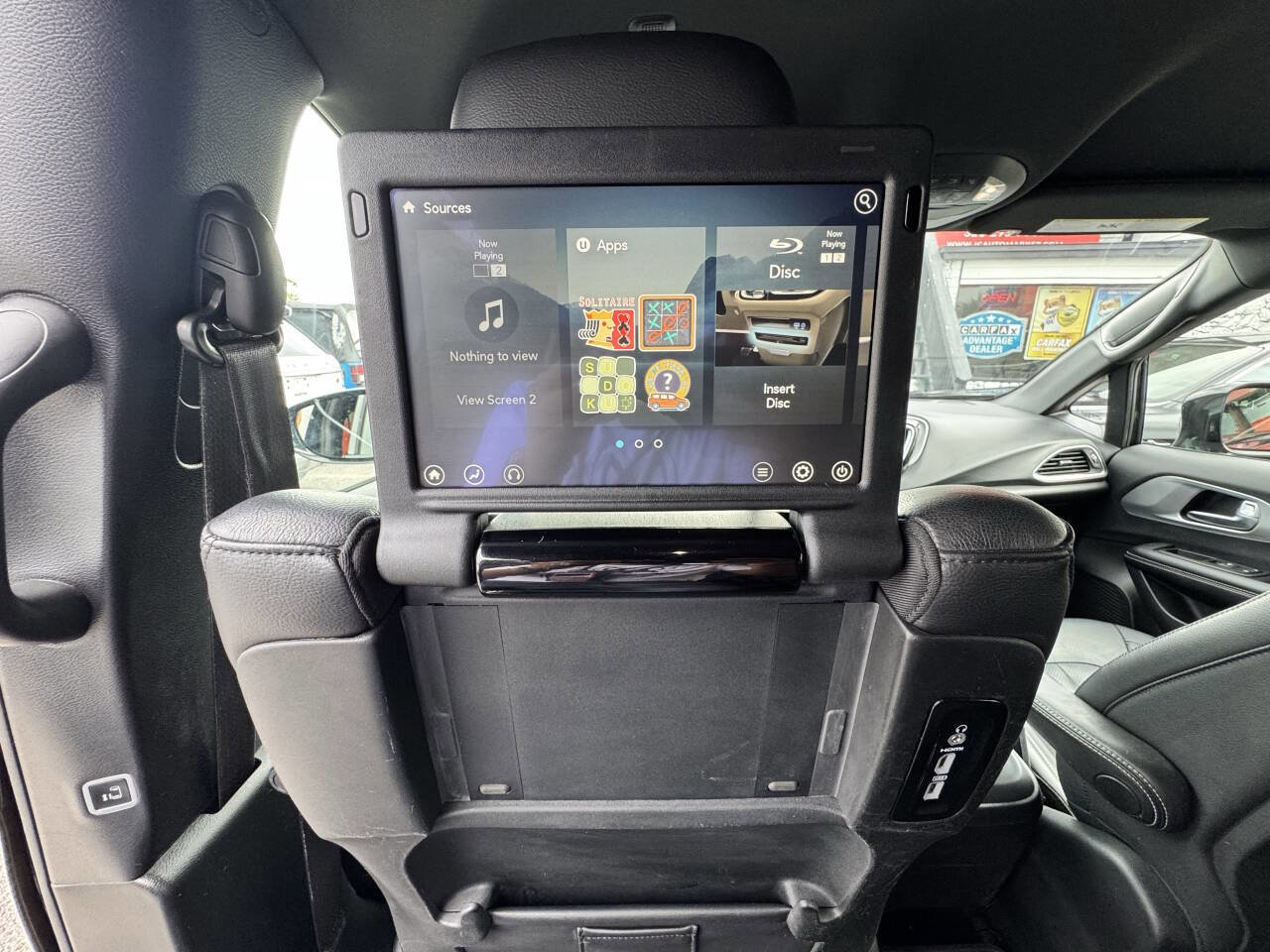 Used 2019 Chrysler Pacifica Touring-L Plus w/ Advanced Safetytec Group FWD image 15