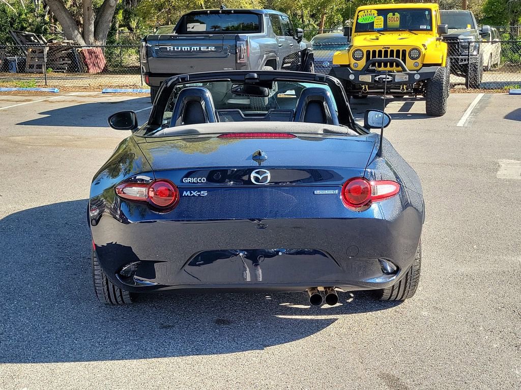 Used 2021 MAZDA MX-5 Miata Grand Touring RWD image 3