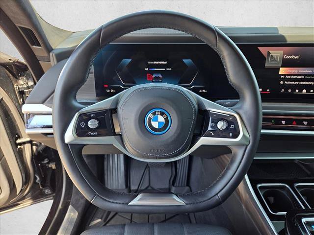 Used 2025 BMW i7 xDrive60 AWD/4WD image 14