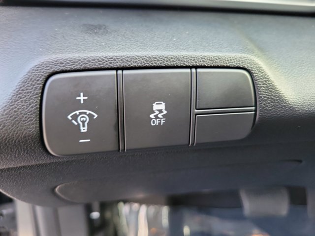 Certified 2025 Hyundai Elantra SEL image 18