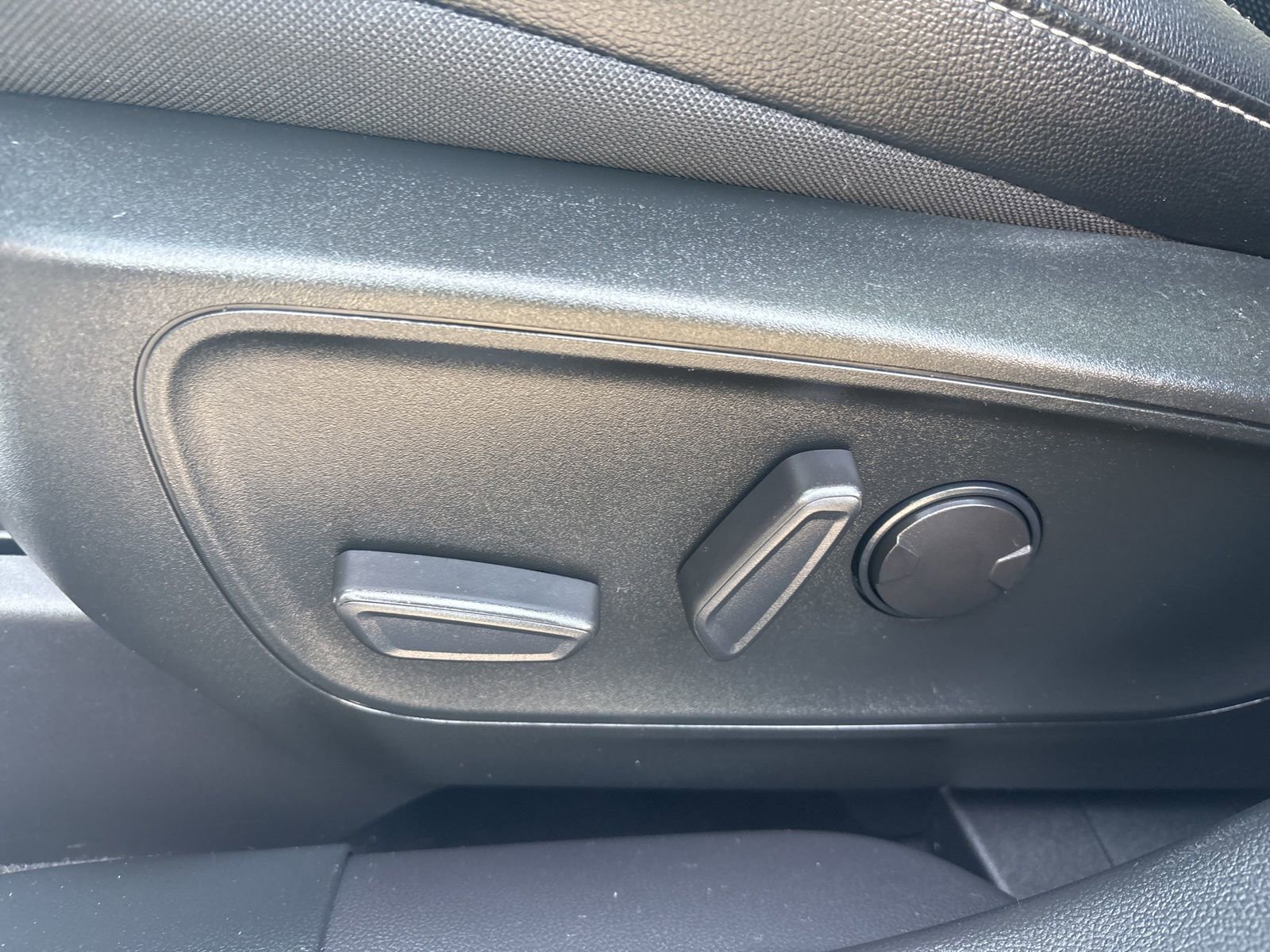 Used 2022 Ford Escape SEL image 28