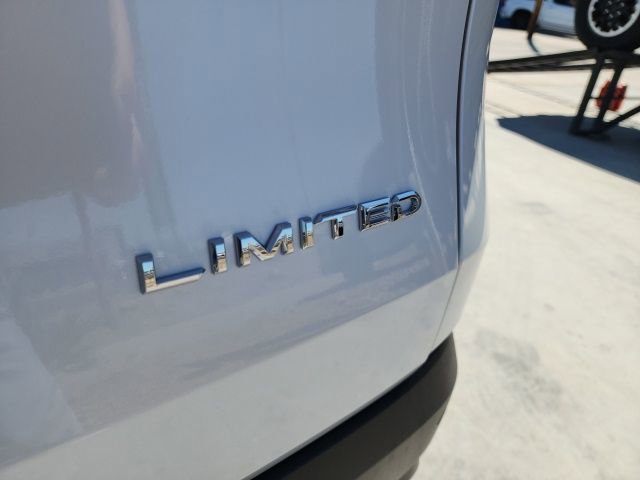 Used 2025 Toyota Grand Highlander FWD image 10