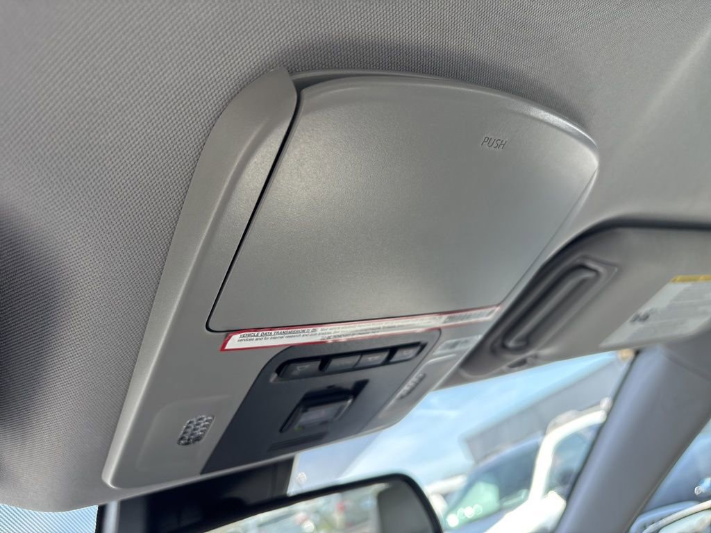 Used 2021 Toyota Camry XLE w/ Cold Weather Package image 22